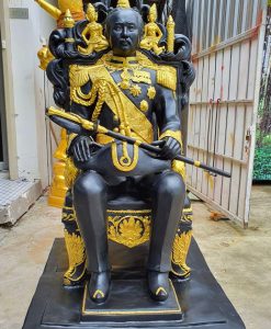 พระรูปเหมือน เสด็จพ่อ ร.๕ (นั่งบัลลังค์) ทองเหลือง ขนาด 30 นิ้ว (เท่าองค์จริง)